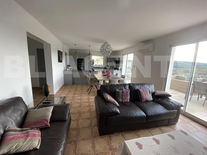 Maison contemporaine - 170 m² - 5 pièces