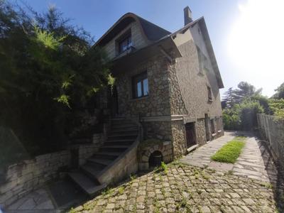 Maison - 183 m² - 10 pièces