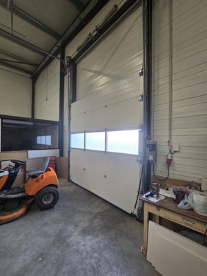 Entrepôt - 1 240 m²