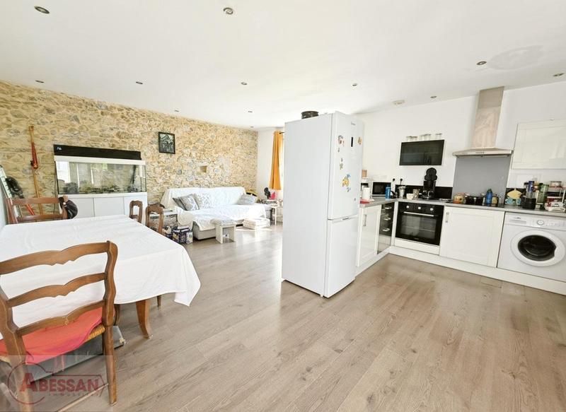 Maison - 457 m² - 16 pièces