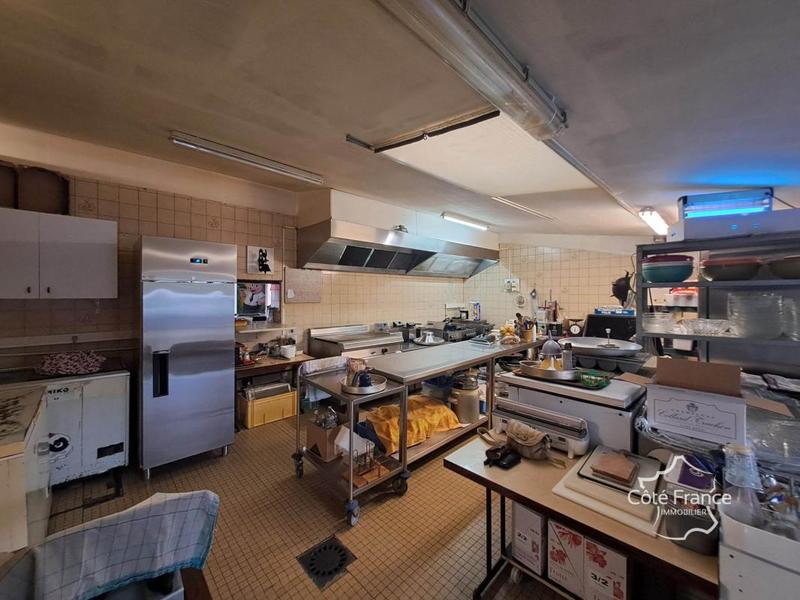 Maison - 217 m² - 6 pièces