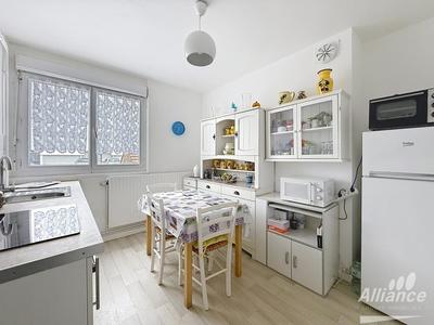 Appartement - 79 m² - 4 pièces