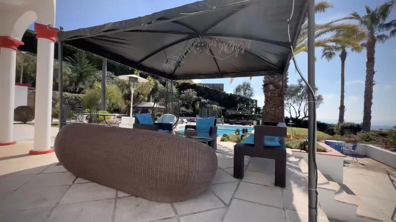 Villa - 665 m² - 10 pièces