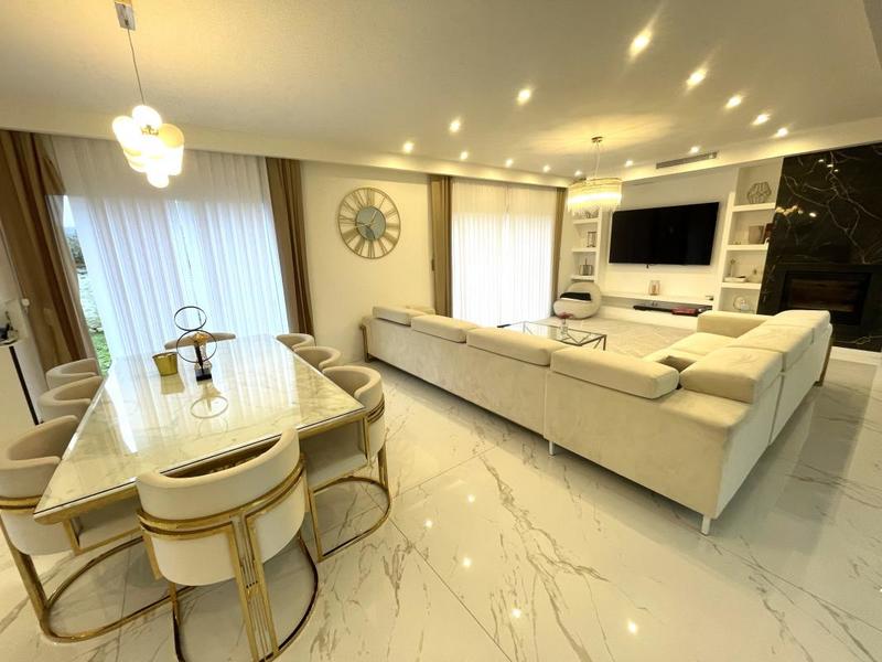 Maison ancienne - 259 m² - 8 pièces