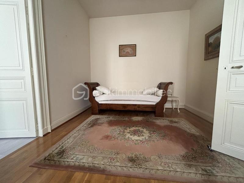 Maison - 255 m² - 10 pièces