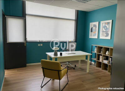 Local commercial - 75 m² - 4 pièces