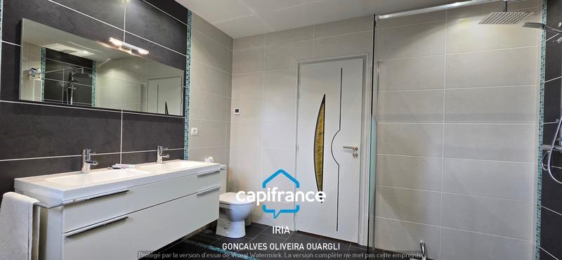 Maison - 206 m² - 6 pièces