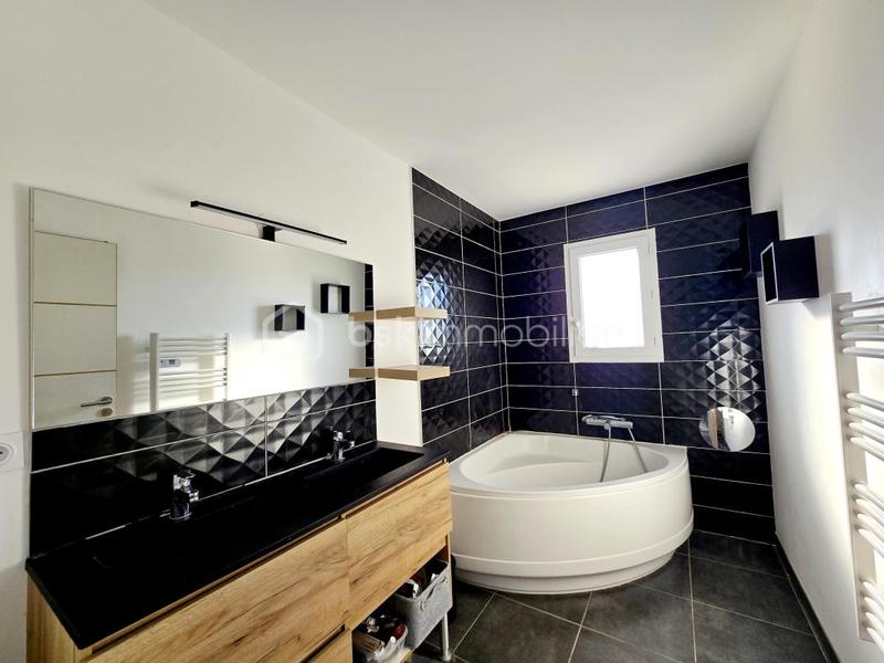 Maison - 84 m² - 4 pièces