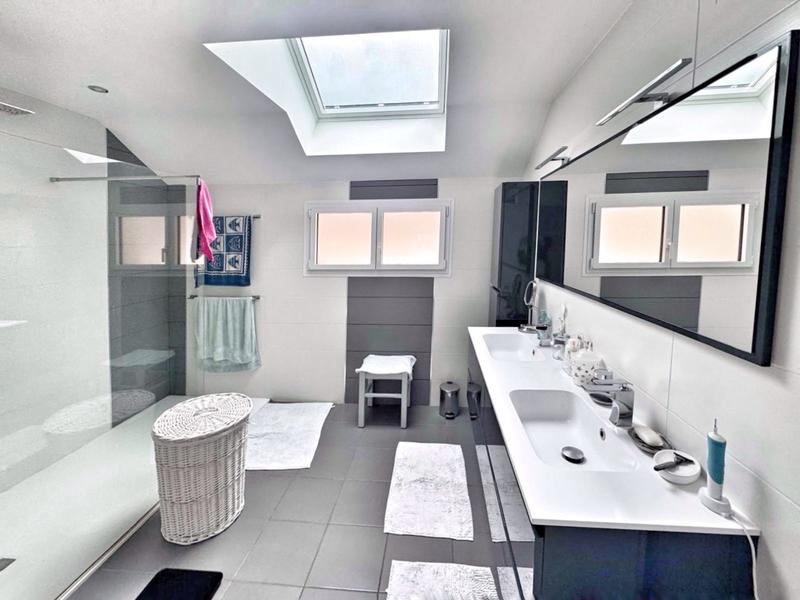 Maison - 161 m² - 6 pièces