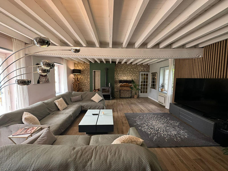 Maison - 280 m² - 9 pièces