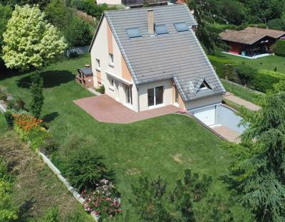 Maison - 200 m² - 8 pièces