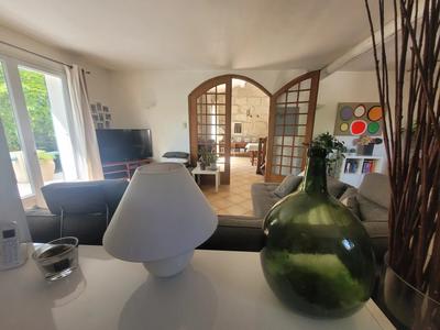 Villa - 243 m² - 11 pièces