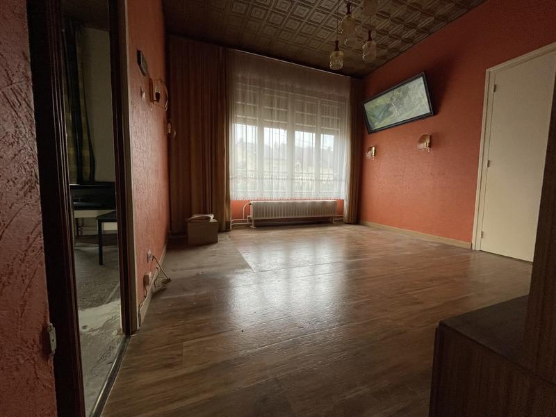 Maison traditionnelle - 184 m² - 11 pièces