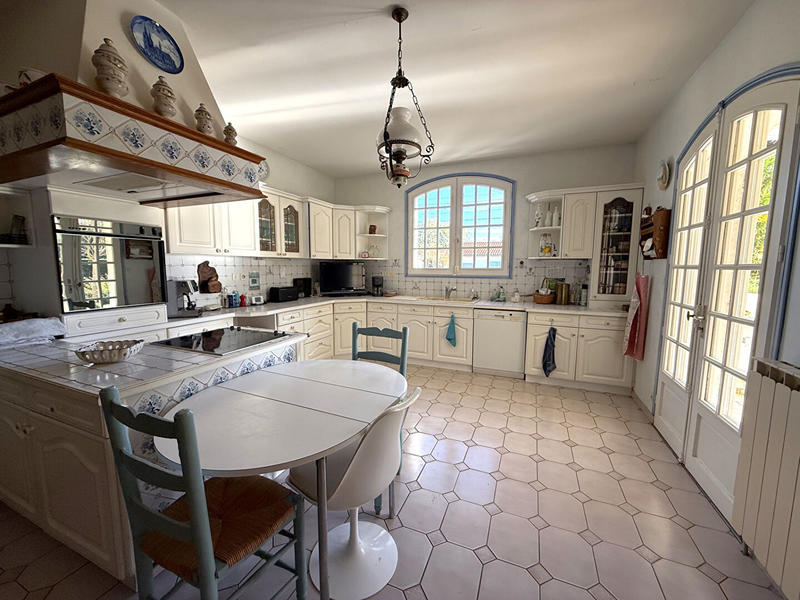 Maison - 198 m² - 6 pièces