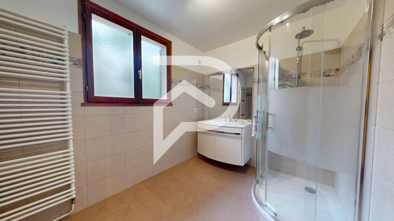 Maison - 339 m² - 12 pièces