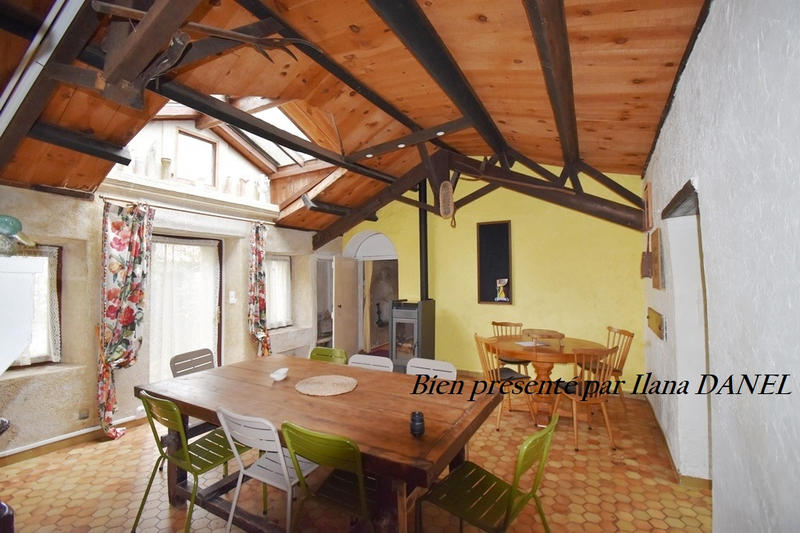 Maison - 177 m² - 8 pièces