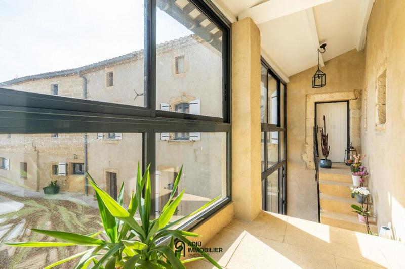 Mas - 350 m² - 9 pièces