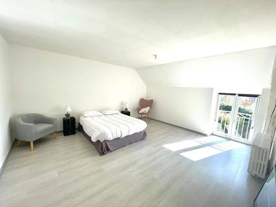 Maison - 214 m² - 5 pièces