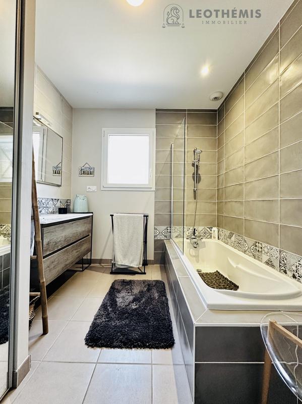 Maison contemporaine - 99 m² - 5 pièces