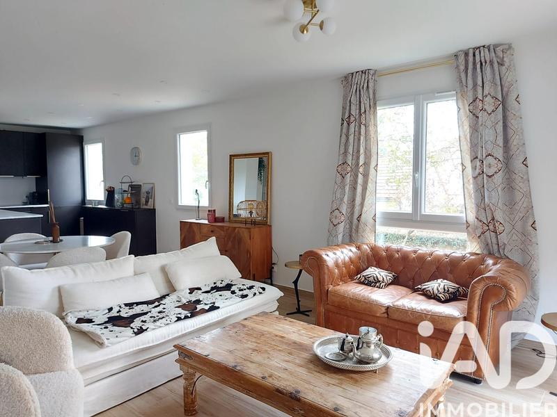 Appartement - 99 m² - 4 pièces