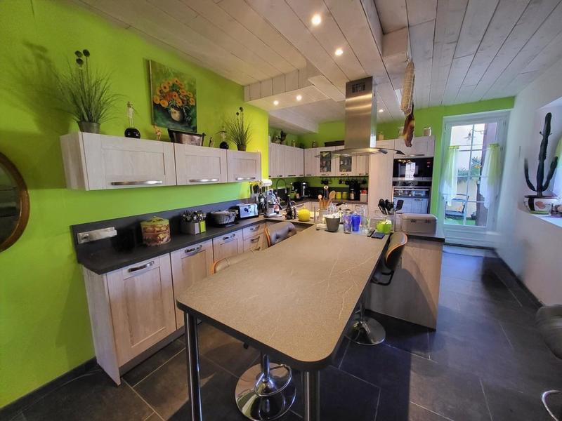 Maison - 267 m² - 9 pièces