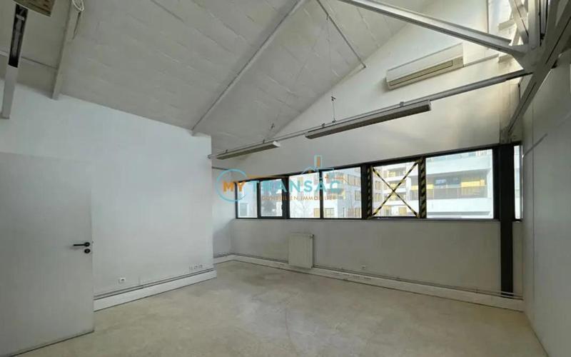 Local d'activités - 820 m²