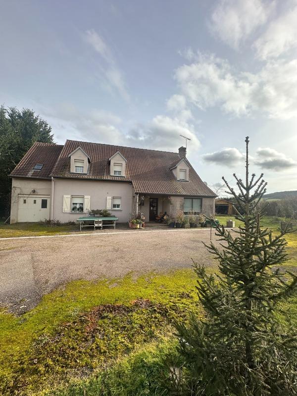 Maison - 215 m² - 10 pièces