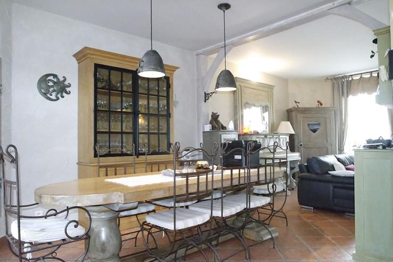 Maison - 310 m² - 15 pièces