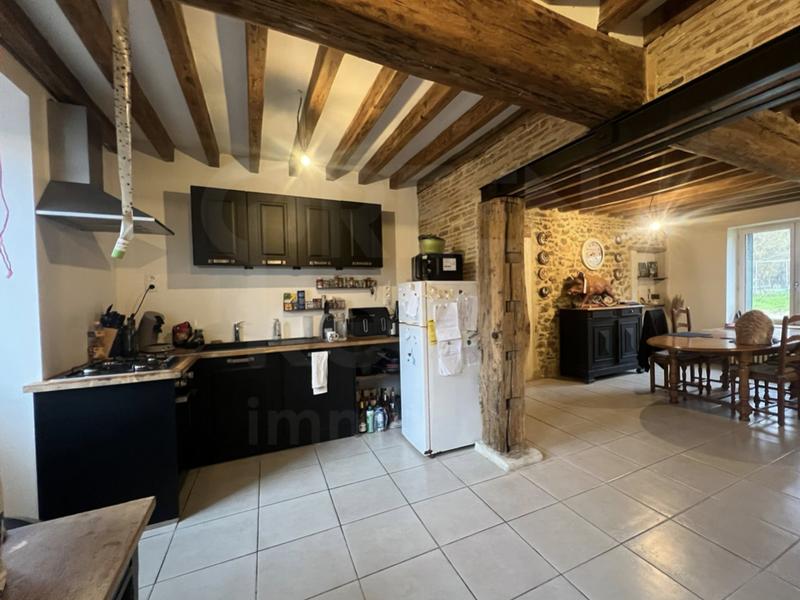 Maison - 250 m² - 6 pièces