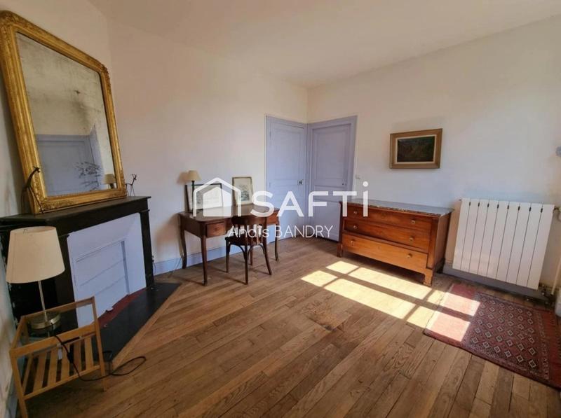 Maison de maîtres - 320 m² - 8 pièces