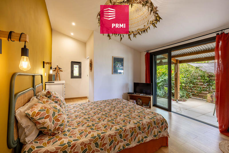 Maison - 230 m² - 7 pièces