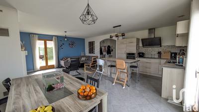 Maison - 99 m² - 6 pièces