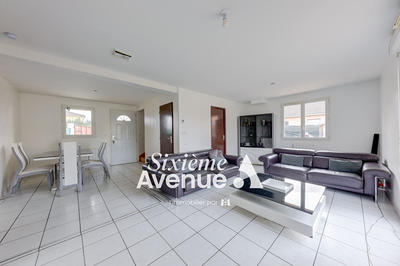 Maison - 104 m² - 5 pièces