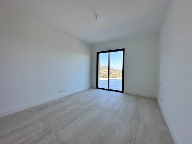 Villa - 137 m² - 4 pièces