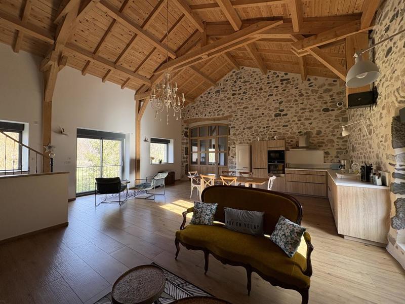 Maison - 160 m² - 4 pièces