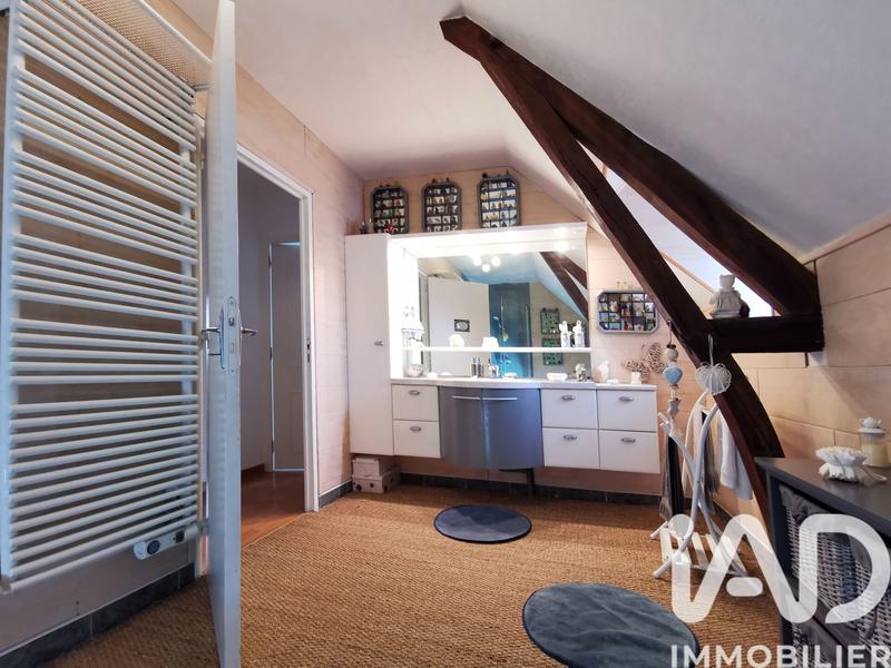 Maison - 211 m² - 7 pièces