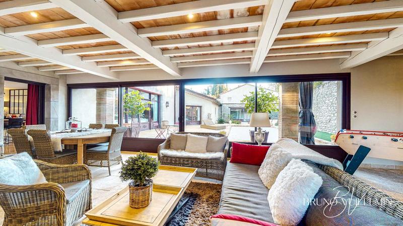 Demeure - 403 m² - 10 pièces