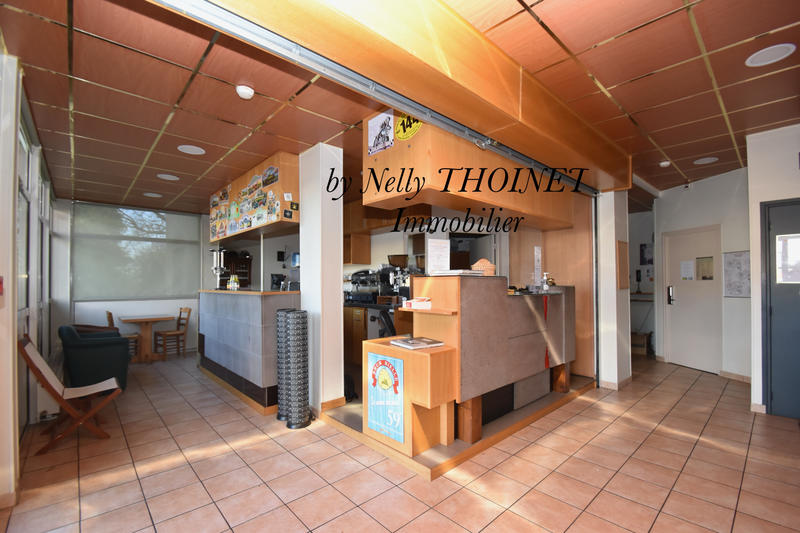 Local commercial - 1 500 m²