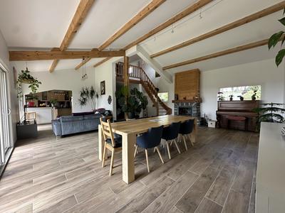 Maison - 227 m² - 7 pièces