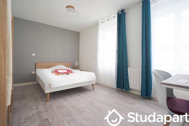 Chambre - 11 m² - 1 pièce