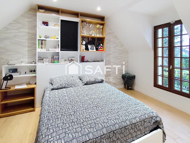 Maison - 228 m² - 7 pièces