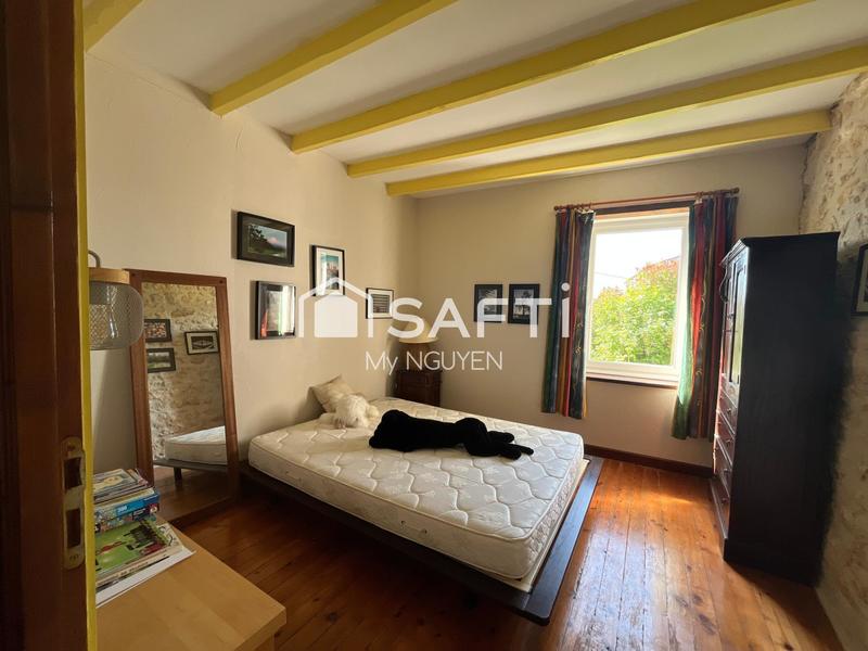 Maison - 235 m² - 8 pièces