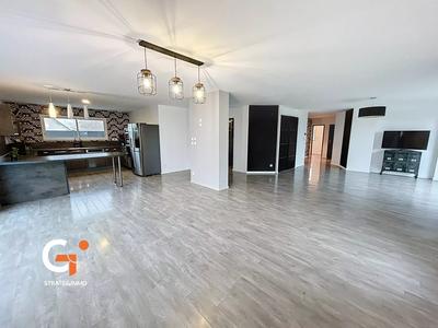 Maison - 205 m² - 7 pièces