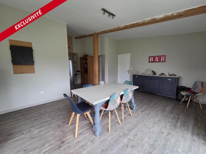 Maison traditionnelle - 207 m² - 8 pièces