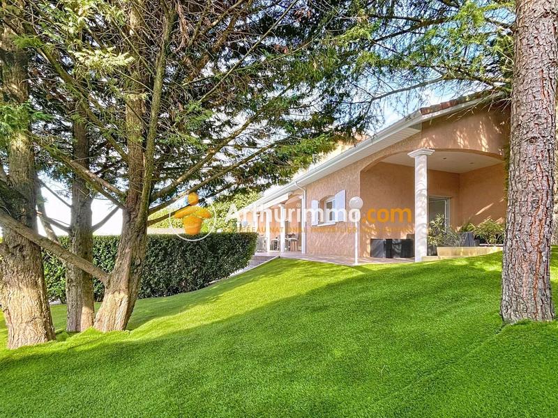 Maison - 205 m² - 7 pièces