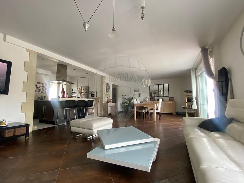 Maison - 182 m² - 7 pièces