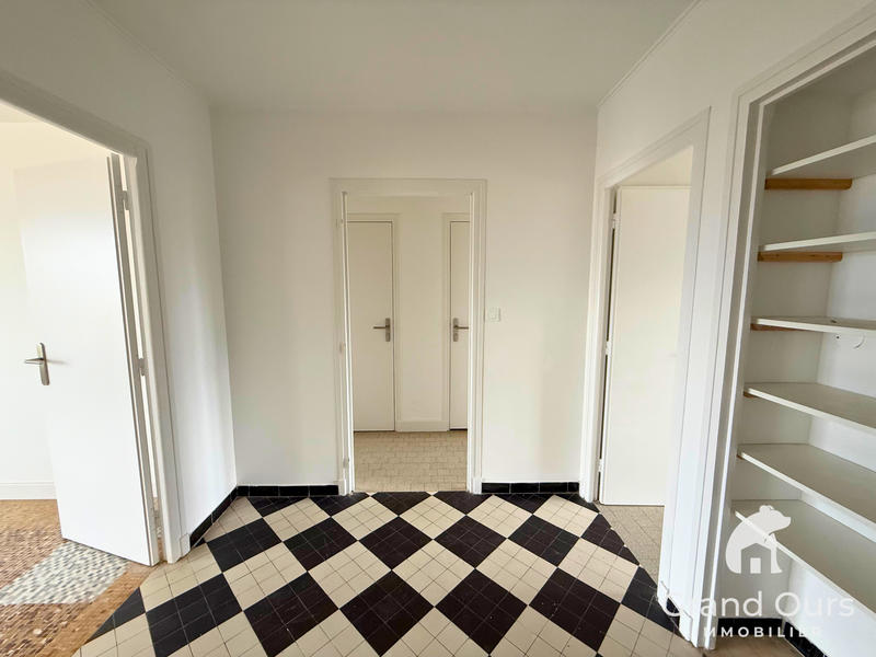 Appartement - 98 m² - 5 pièces