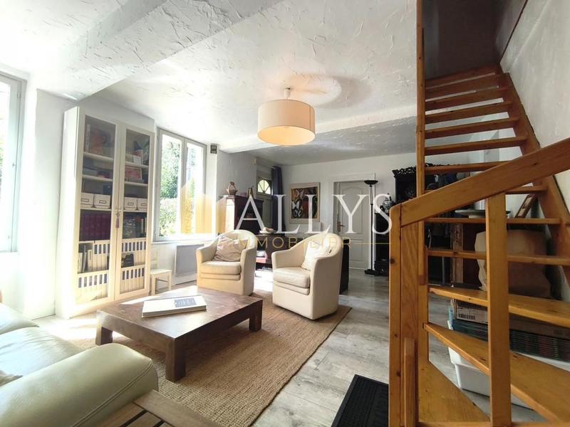 Maison - 121 m² - 6 pièces