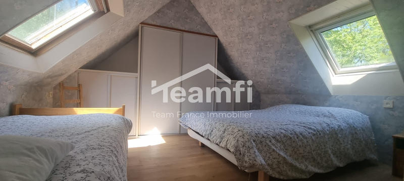 Maison - 230 m² - 8 pièces