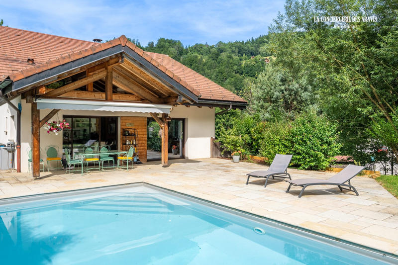 Maison contemporaine - 209 m² - 6 pièces